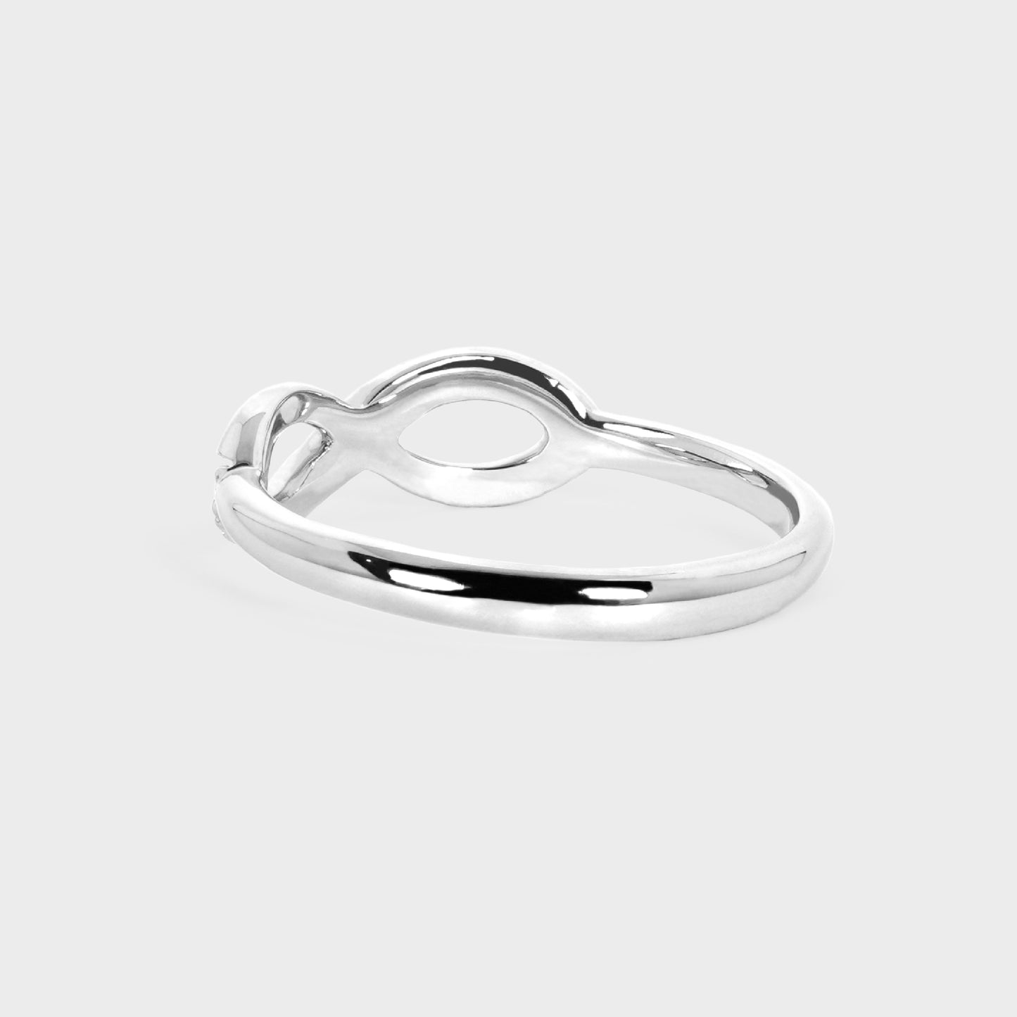 Anillo infinito con brillantes