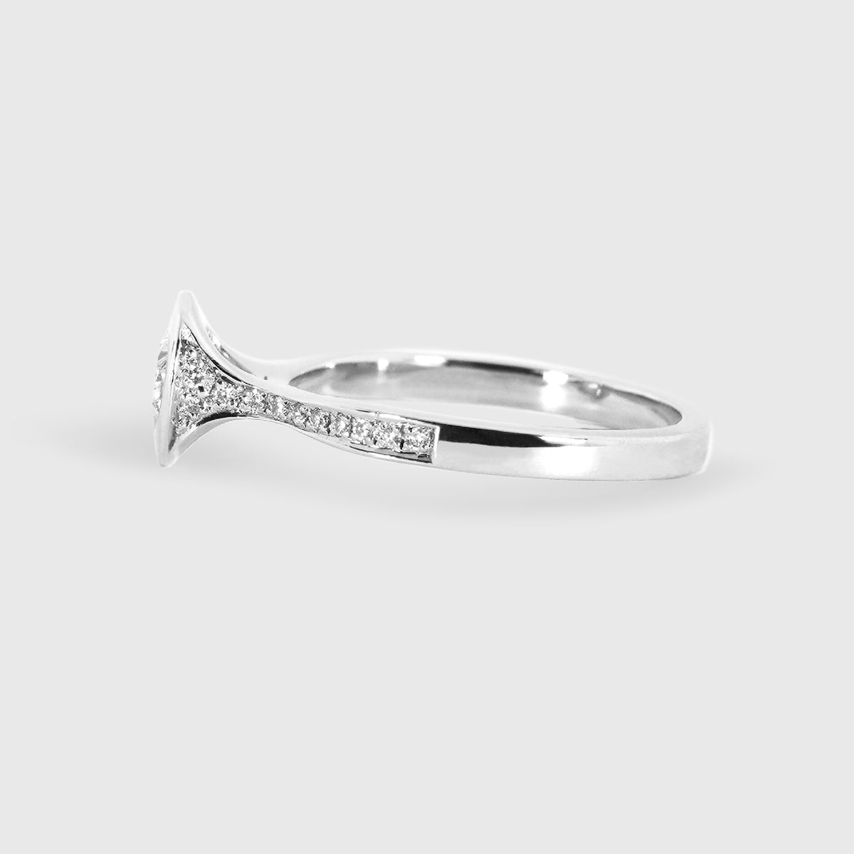 Anillo diamante oval