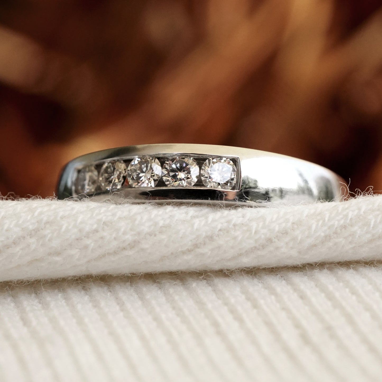 Medio cintillo riel 5 diamantes 0.3ct