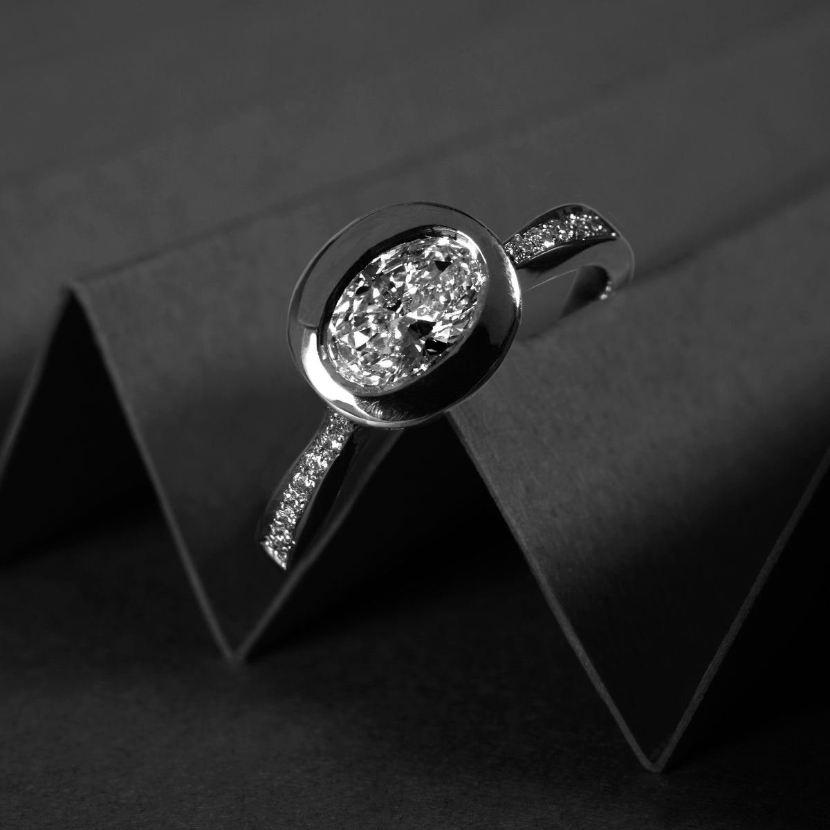 Anillo diamante oval
