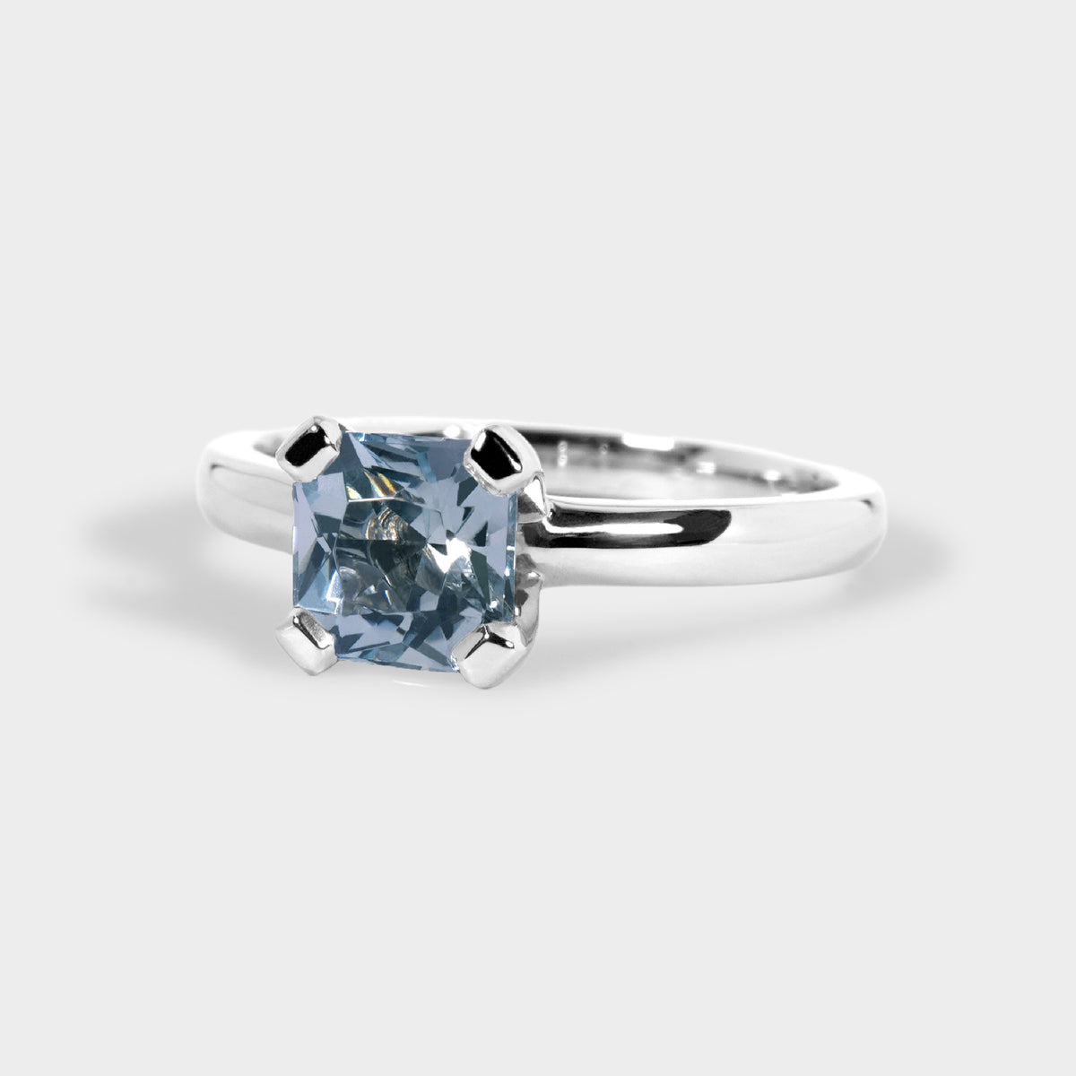 Solitario aguamarina corte asscher